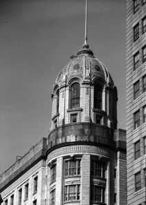 “In Philadelphia, nearly everybody reads The Bulletin!” The impressive Bulletin Building, located near City Hall at Juniper and Filbert Streets, served as the paper’s headquarters from 1908 to 1955. (Library of Congress)