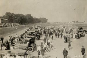 Spectators at the Point Breeze Racetrack in 1910.