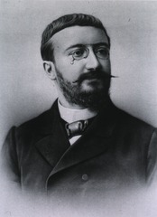 a black and white photograph of Alfred Binet