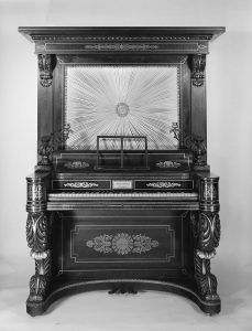 Photograph of a Loud and Brother's upright piano built in 1831.